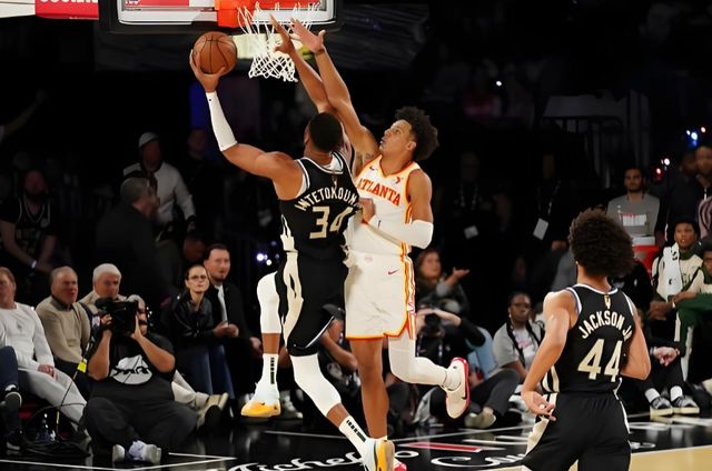 字母哥重伤仍坚持扣篮 雄鹿惜败步行者