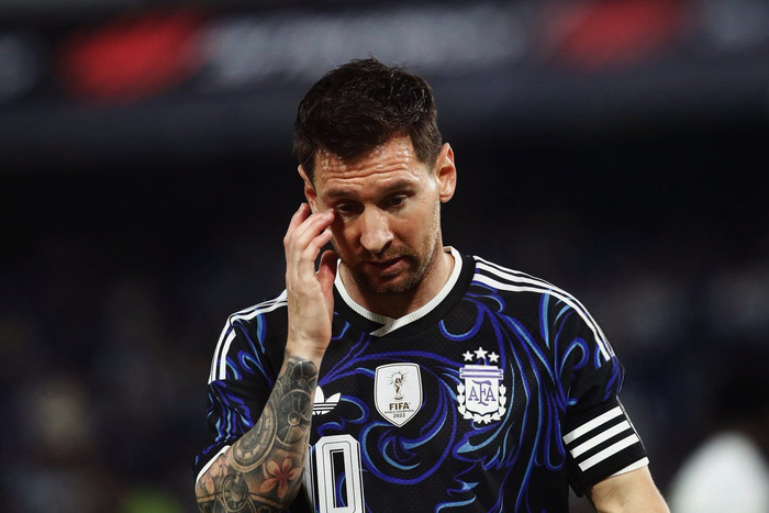 梅西正式加盟巴黎圣日耳曼开启法甲新篇章