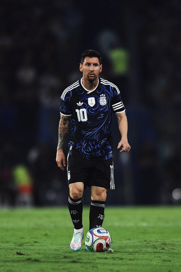 梅西正式加盟巴黎圣日耳曼开启法甲新篇章