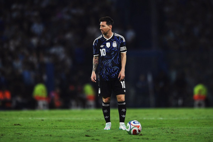 梅西正式加盟巴黎圣日耳曼开启法甲新篇章