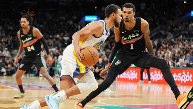 库里盛赞文班亚马突破性表现 马刺年轻中锋引领