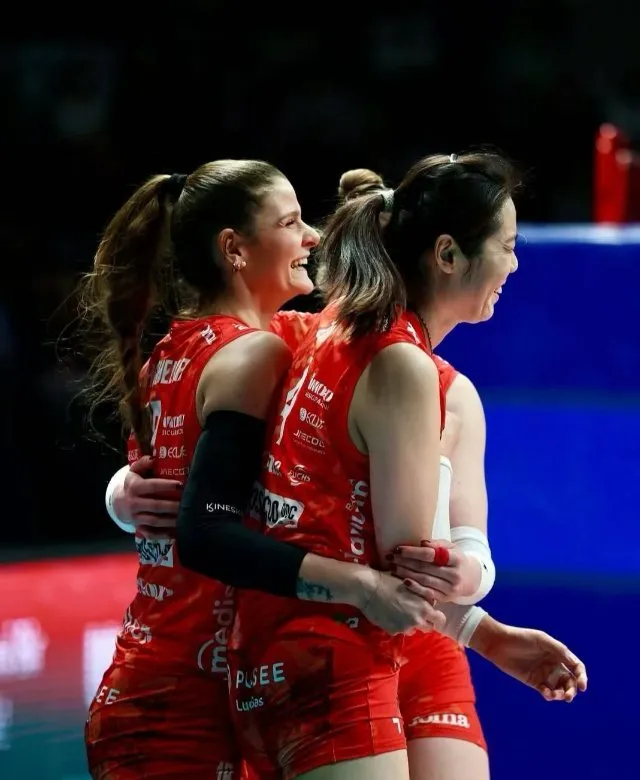 朱婷缺席中国女排集训名单引球迷质疑排协决策